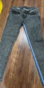 Forever 21 zipper pocket acid wash skinny jeans